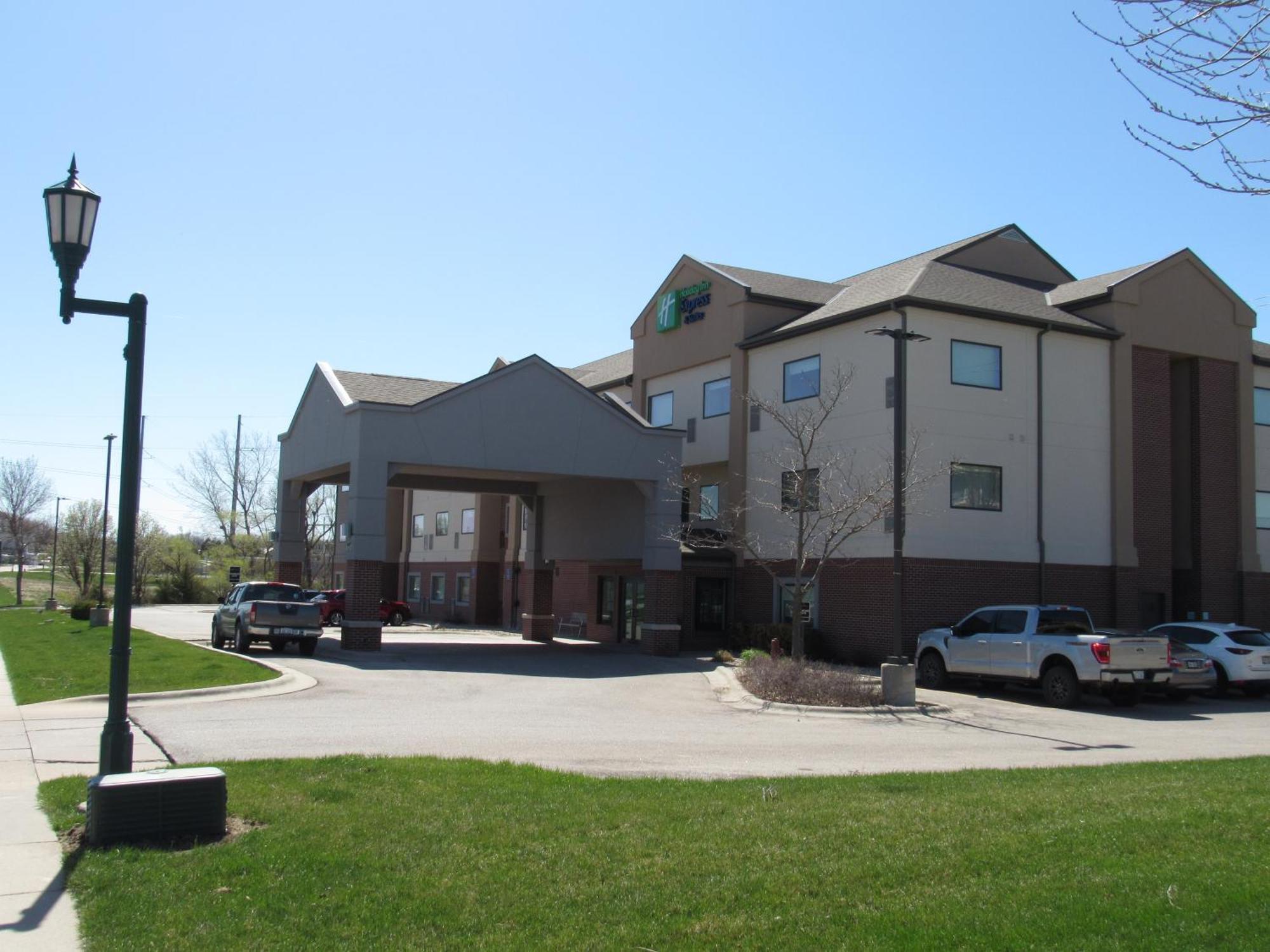 Holiday Inn Express Hotel & Suites Lincoln South By Ihg Εξωτερικό φωτογραφία