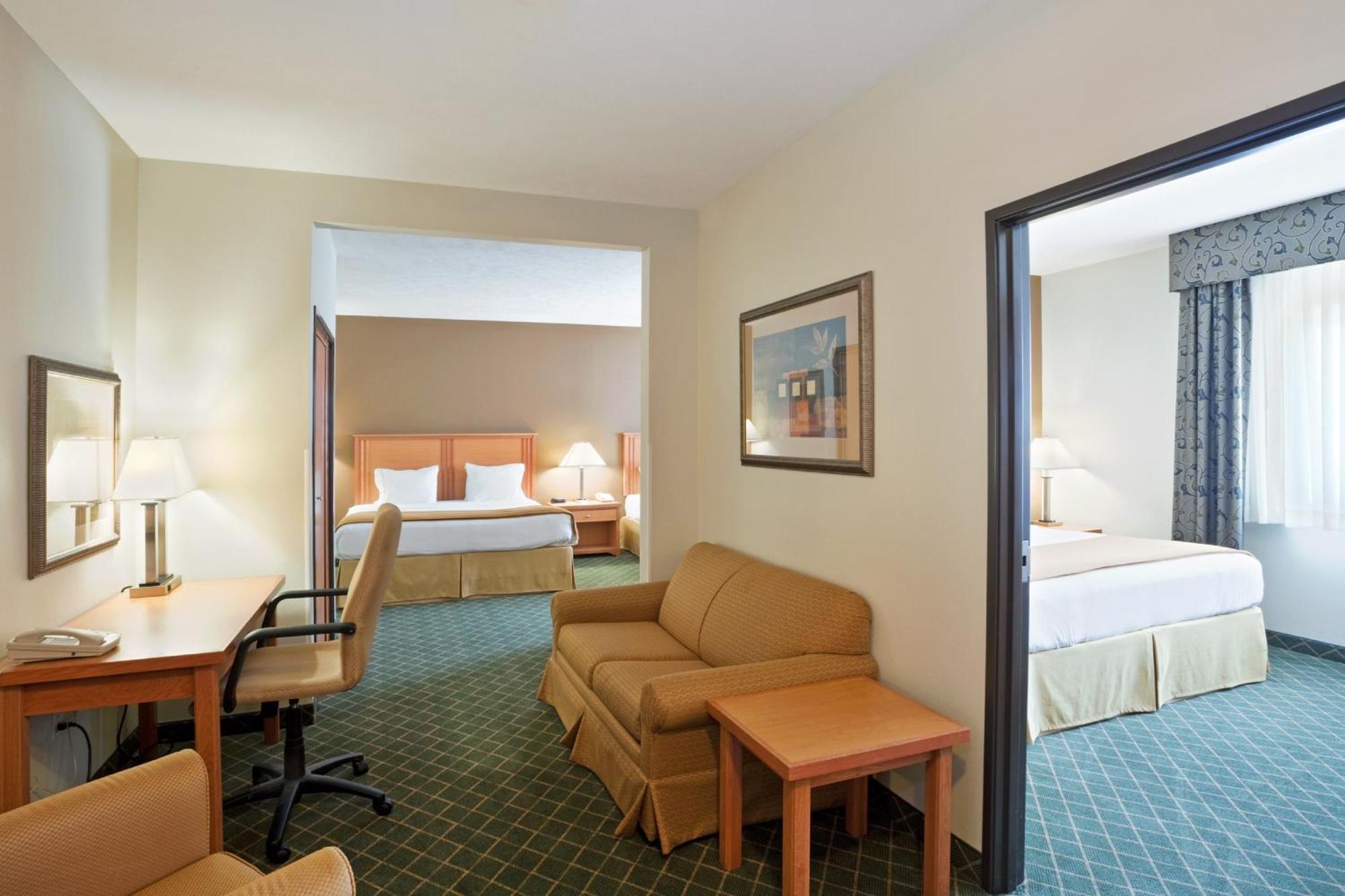 Holiday Inn Express Hotel & Suites Lincoln South By Ihg Εξωτερικό φωτογραφία